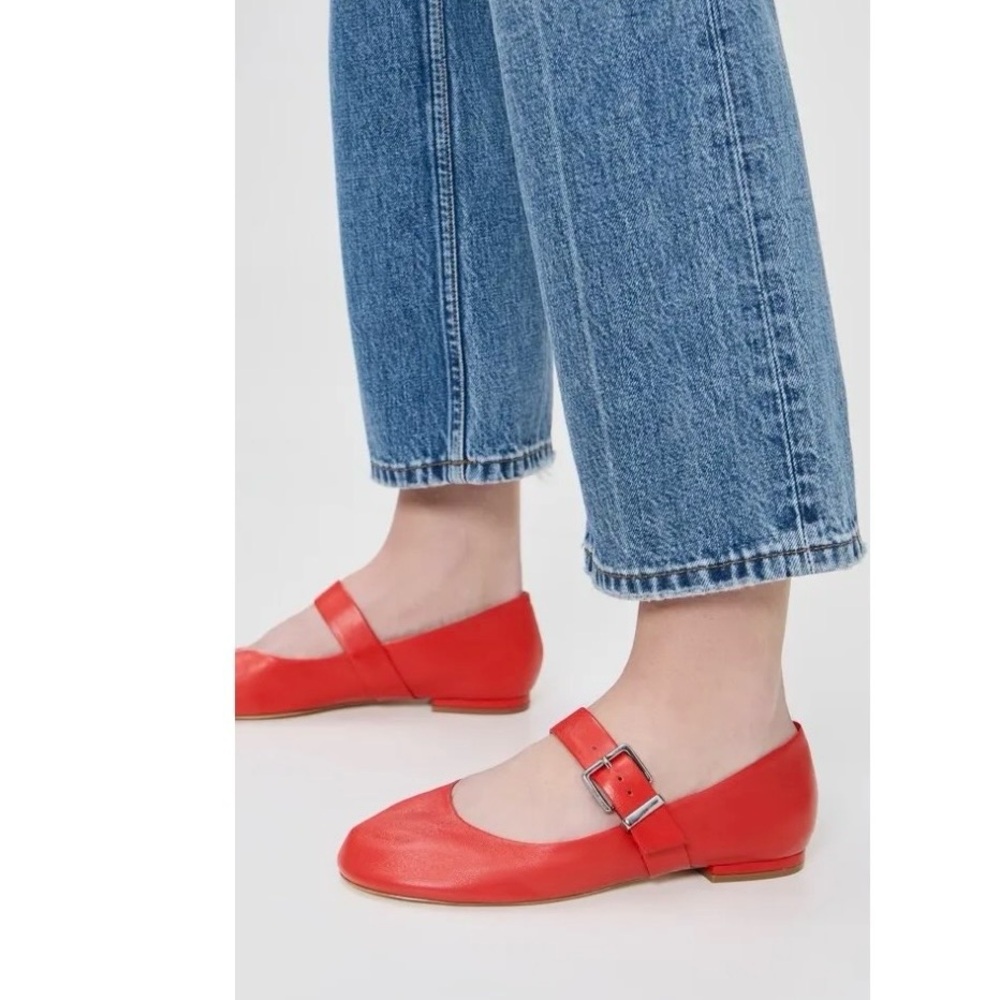 Cunq a Sept Sofia Mart Jane flat Shors Red Size 8.5